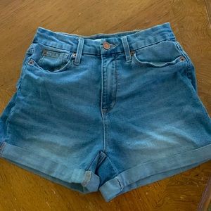 I’ve only worn these shorts a few times, there in perfect shape.